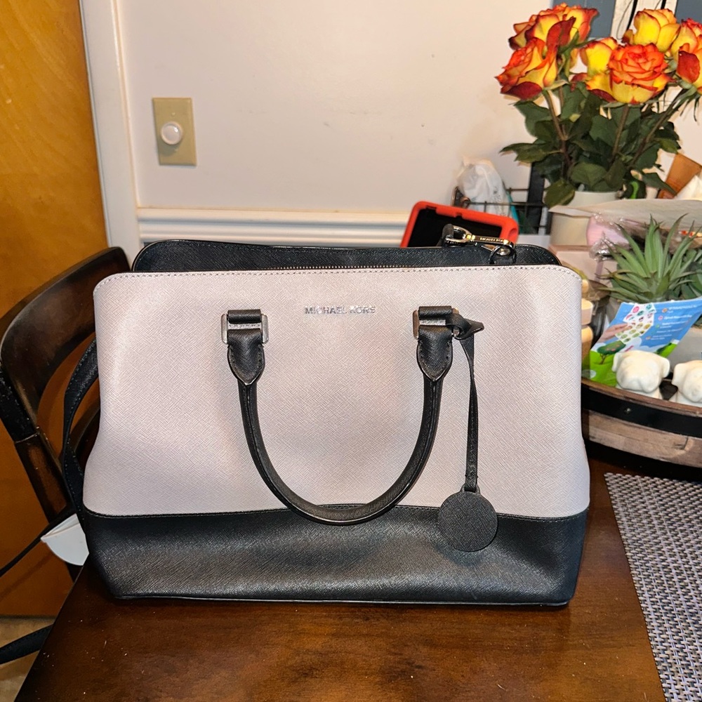 Michael Kors two toned crossbody tote - Picture 8 of 8